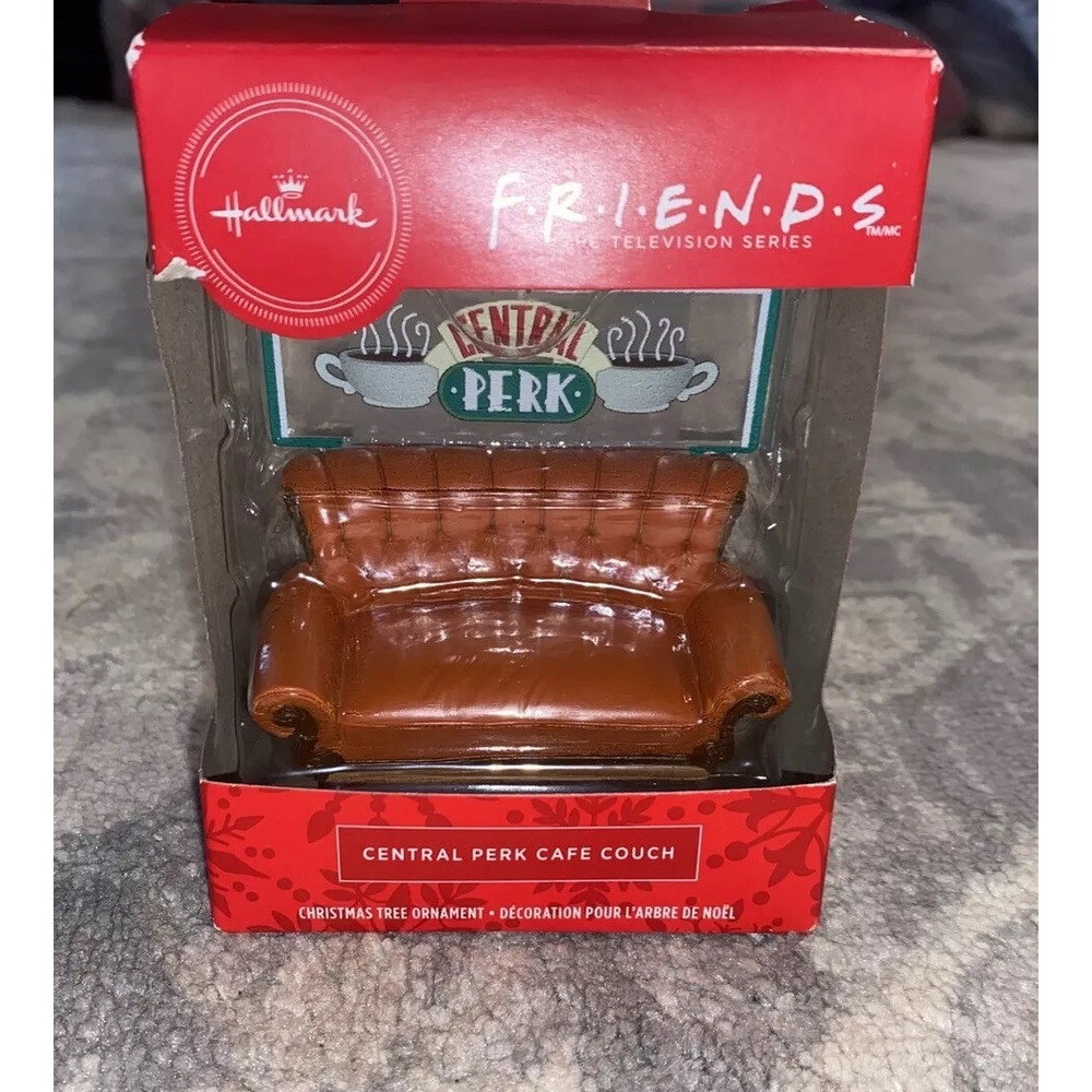 NEW HALLMARK FRIENDS CENTRAL PERK CAFE COUCH CHRISTMAS TREE ORNAMENT